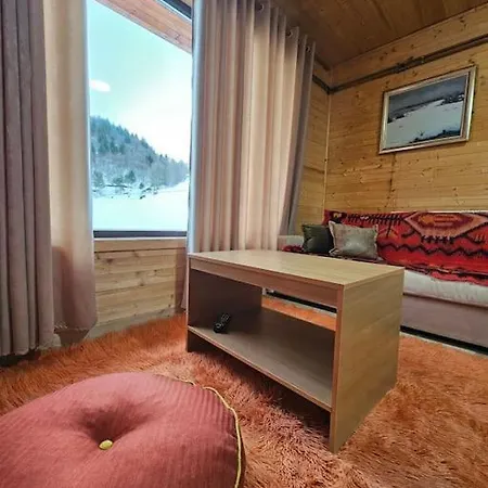 Ski-pista Bigell Dardhe Dağ evi *